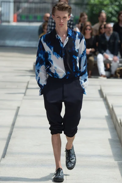 Look 26